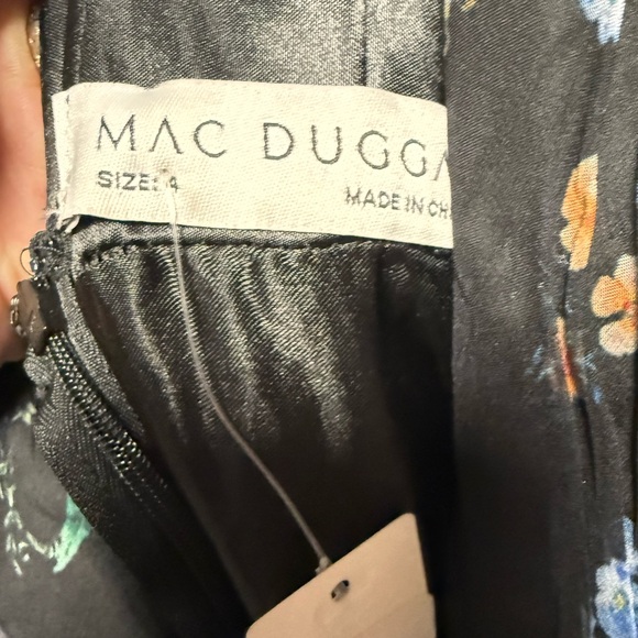 Ieena x Mac Duggal ruffled floral cap-sleeve v-neck gown in black chiffon - Picture 8 of 9